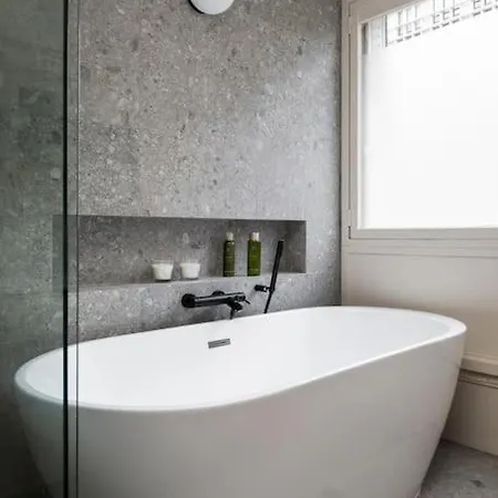 Design Avec Balcon شقة بولونِ بييانكور