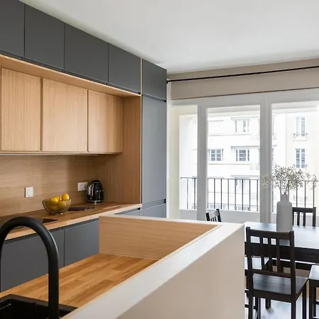 Design Avec Balcon شقة *