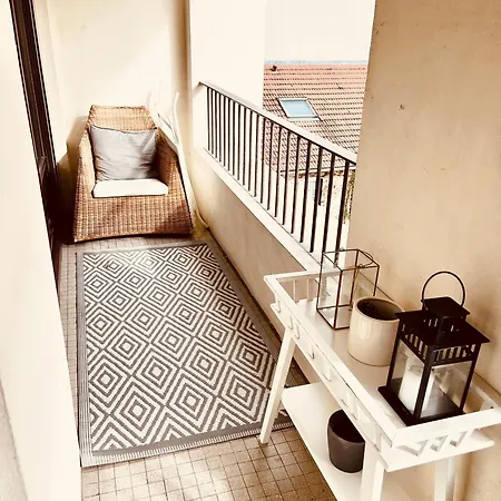 Design Avec Balcon شقة بولونِ بييانكور